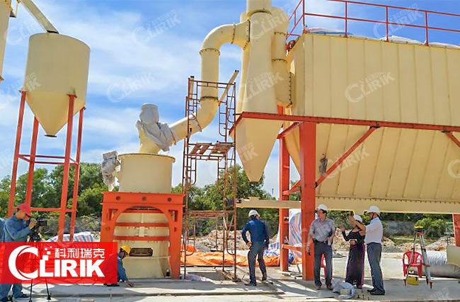 石膏粉用什么磨粉設(shè)備？石膏生產(chǎn)線工藝流程，石膏磨粉機加工設(shè)備