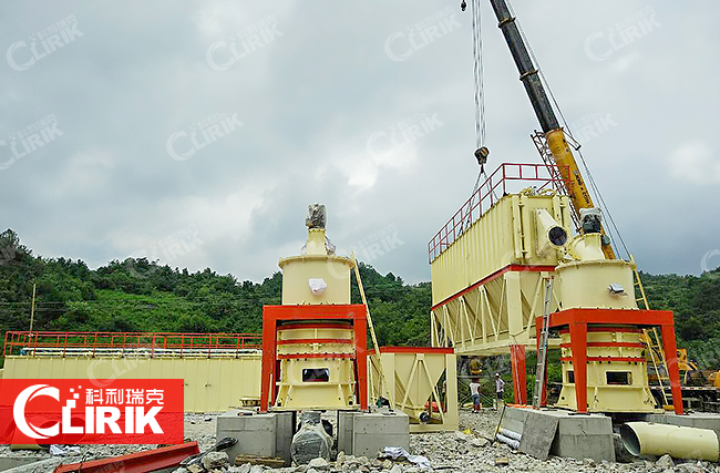 石膏粉用什么磨粉設(shè)備？石膏生產(chǎn)線工藝流程，石膏磨粉機(jī)加工設(shè)備